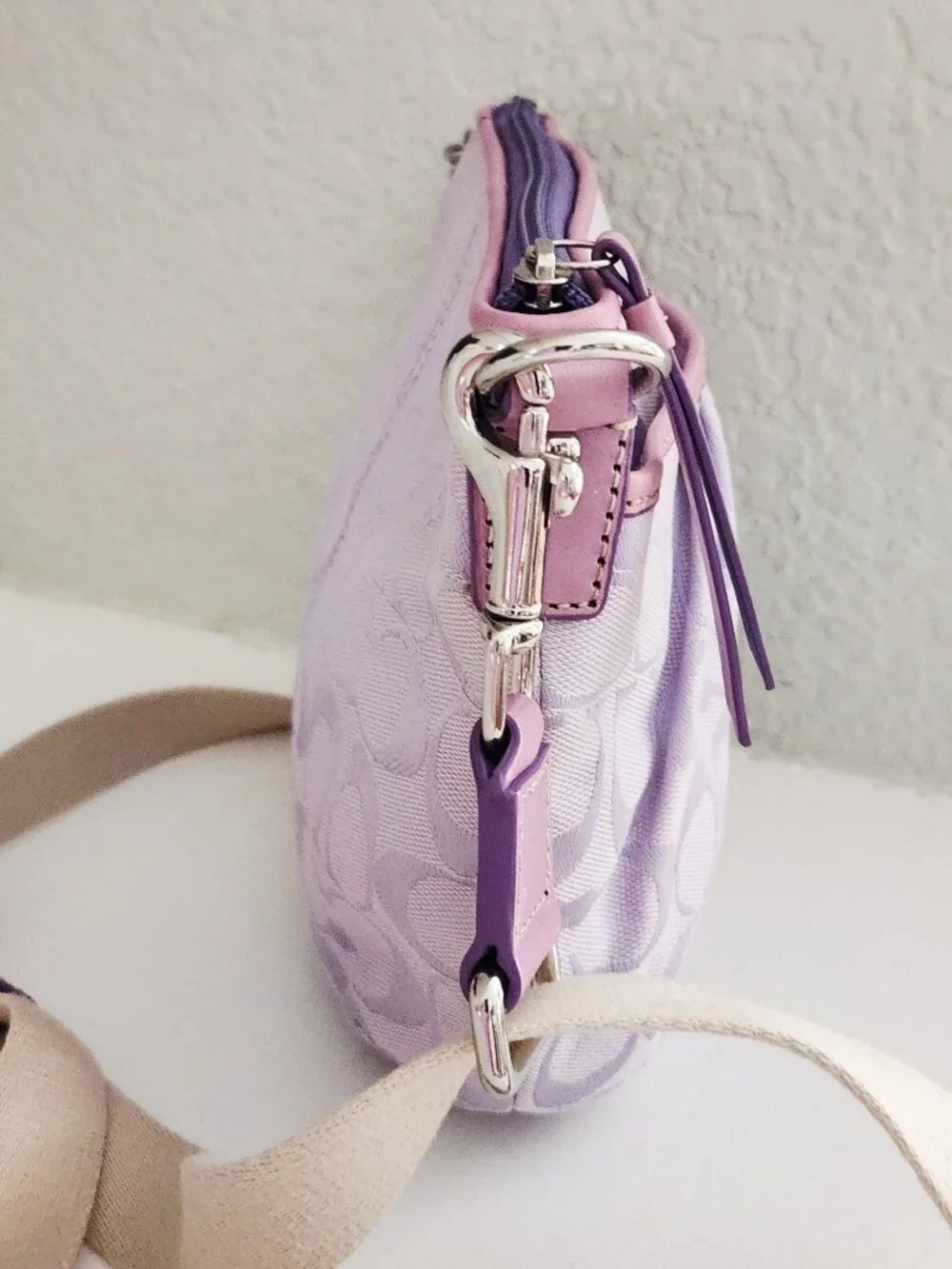 Euc Vintage  Coach Madison Signature C's Lavendar Crossbody Bag